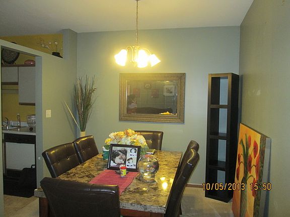 5th image of 1741 Chesapeake Ln APT 3