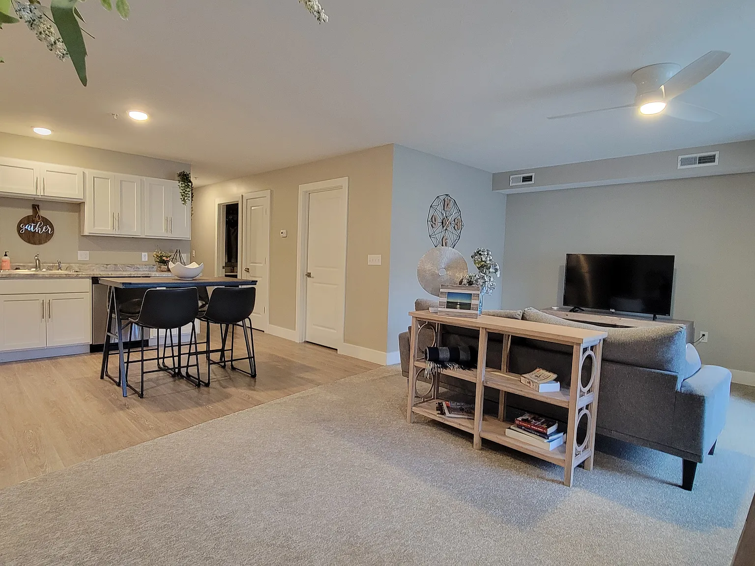 525 S Garfield Ave — Photo 4