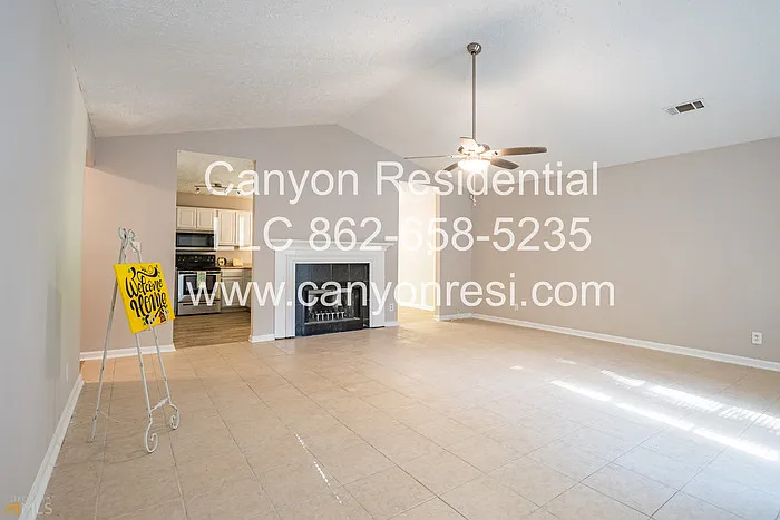 220 Splitwood Ln — Photo 5