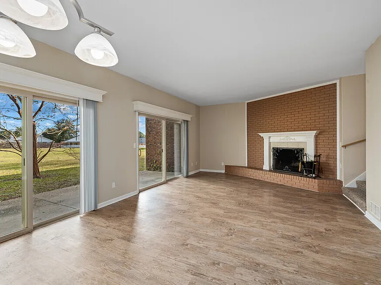 Carriage Hills Apartments — Photo 2