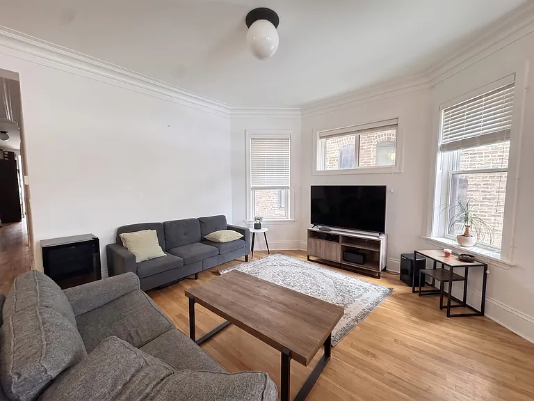 834 W Waveland Ave #1 — Photo 1