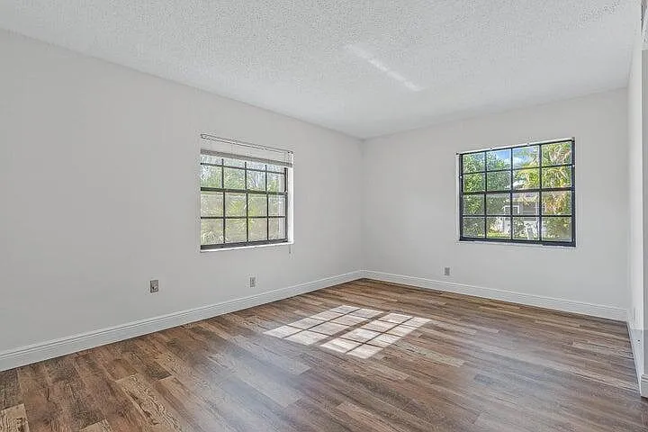 4245 Oak Terrace Dr — Photo 10