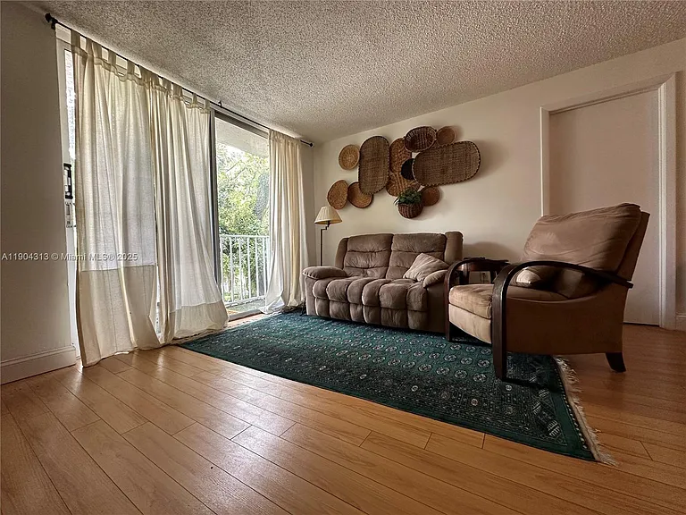1720 NW North River Dr #305 — Photo 12