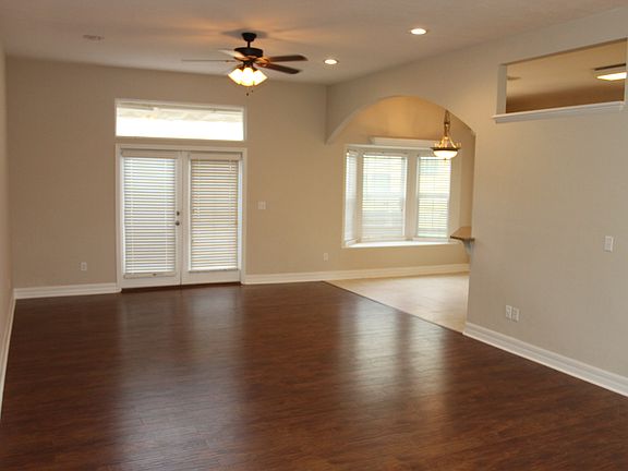 5th image of 11797 Creek Dr