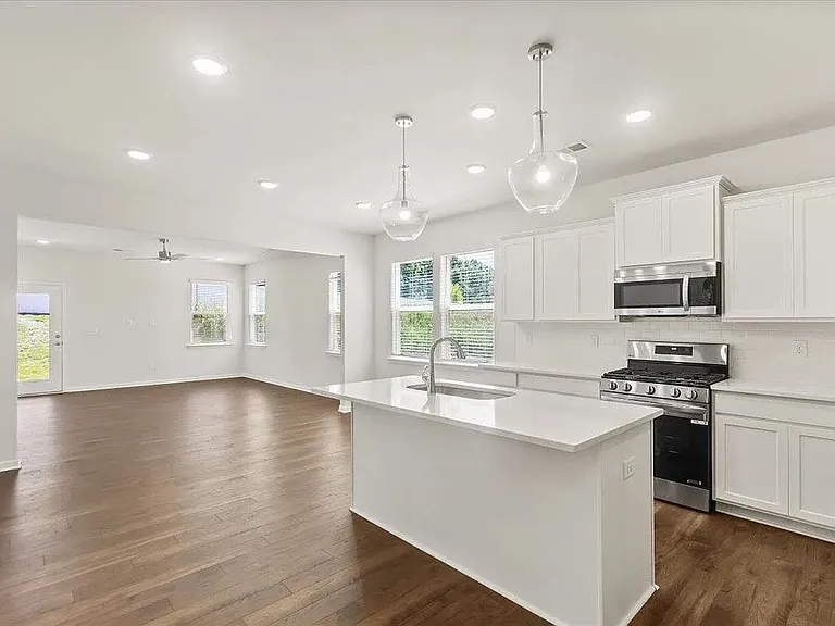 1021 Skidway Dr — Photo 14