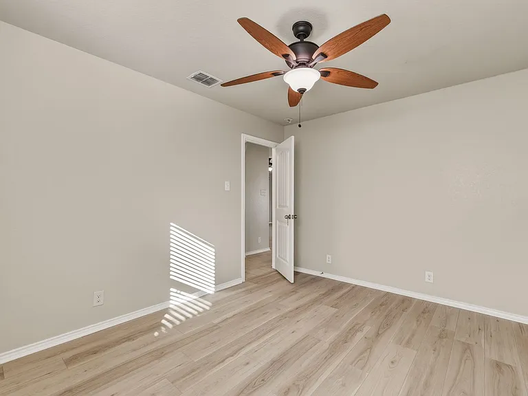 8810 Double Oak — Photo 26