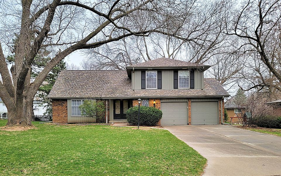 1st image of 12411 Woodcrest Cir