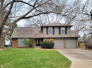 12411 Woodcrest Cir, Omaha, NE 68137