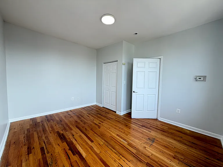 162 Bergen Ave #4A — Photo 4