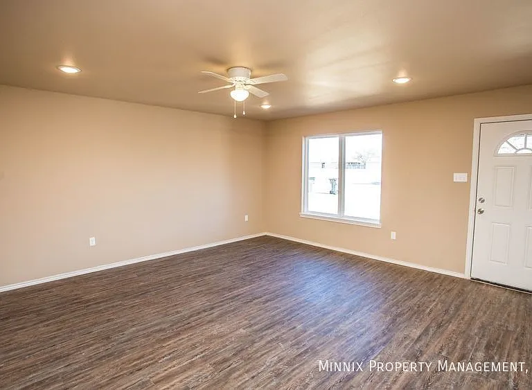 2508 N Avenue P — Photo 25