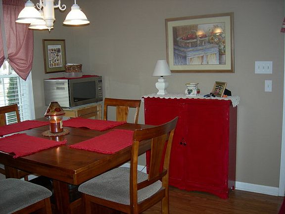 3rd image of 492 Clematis Ct