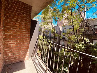 Rented by Metropolis Real Estate of Manhattan