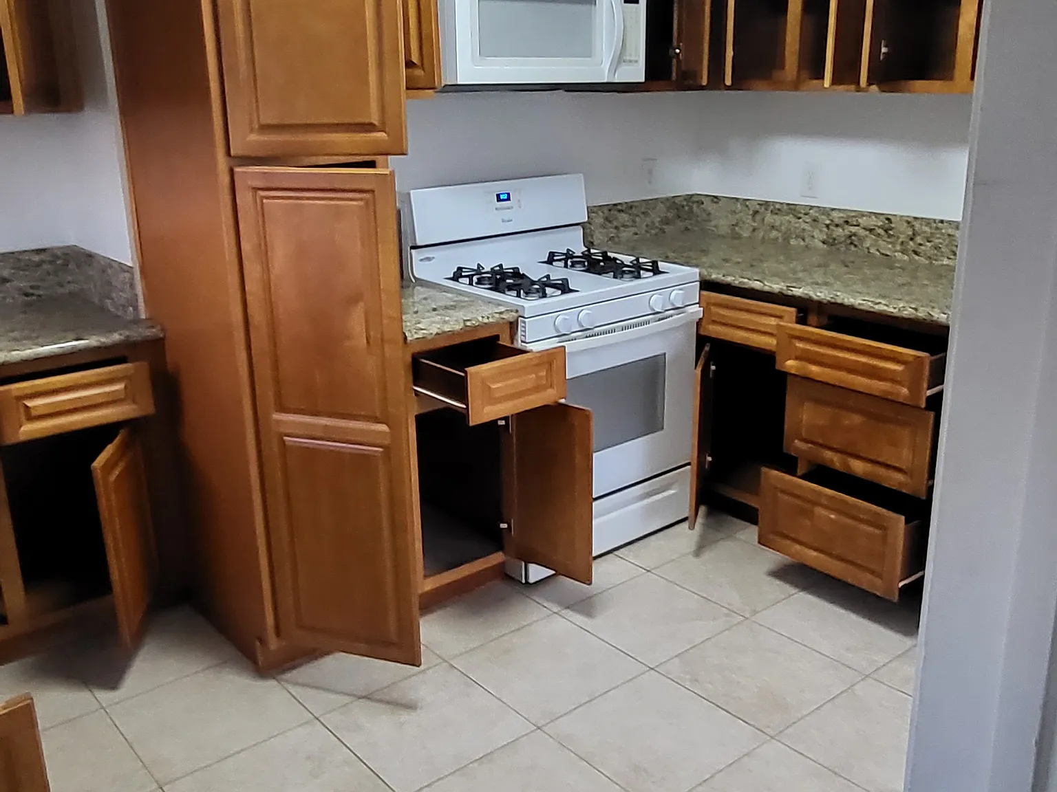 2 bed, 100 sqft, $2,950 — Photo 3