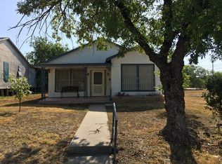 117 E Zavala St, Crystal City, TX 78839