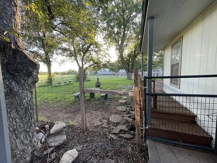 2 bed, 1894 sqft, $2,500 — Photo 4