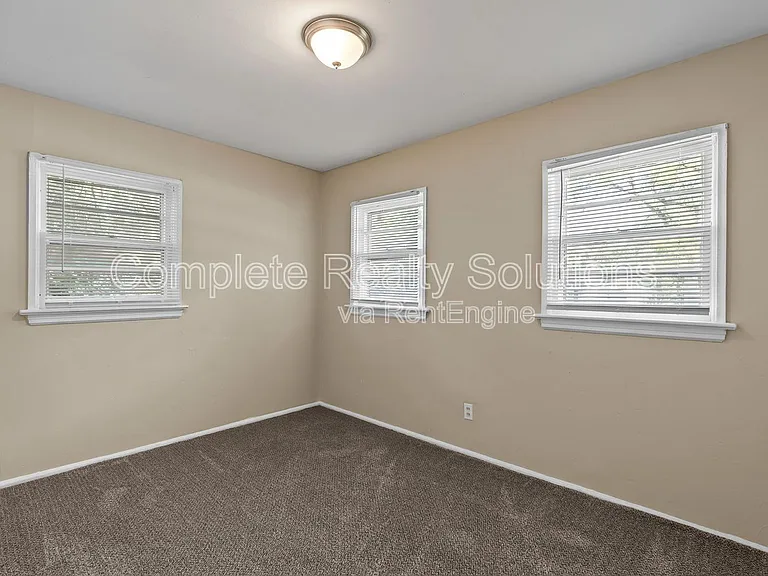 1132 Redman Blvd — Photo 21