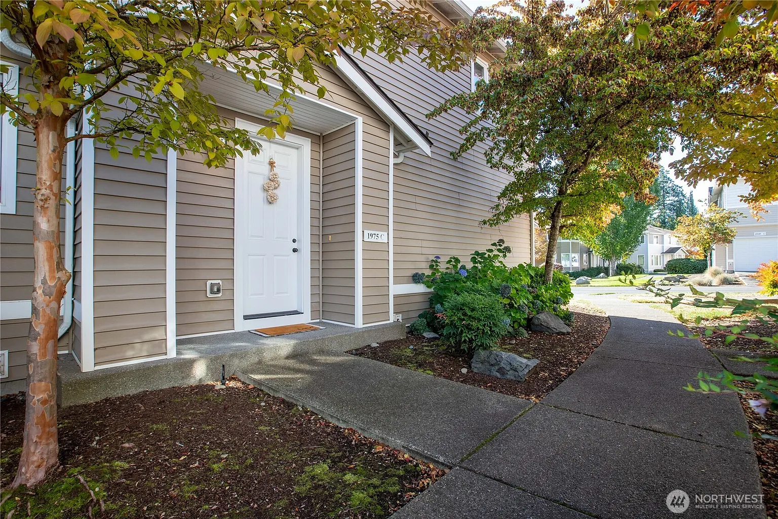1975 Garry Oaks Ave #C photo 1