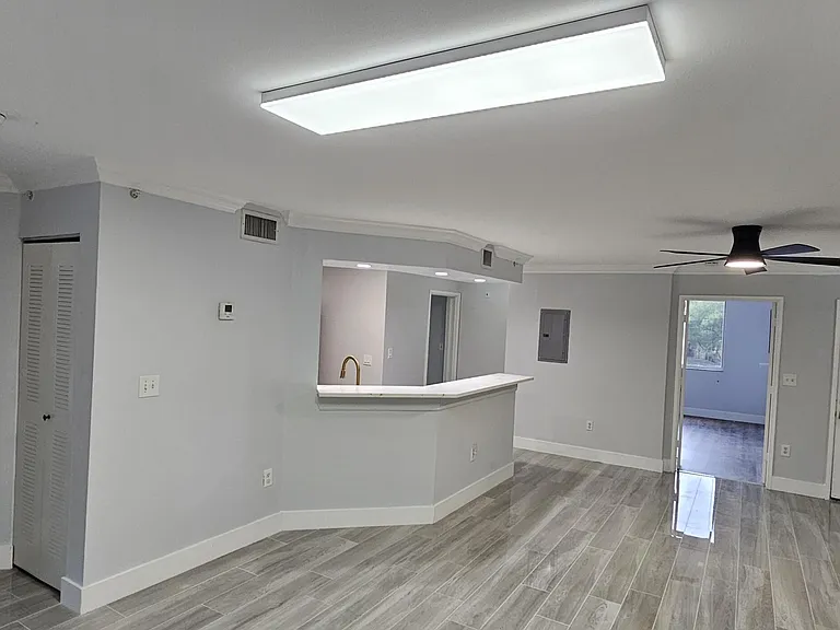 400 Scotia Dr #203 — Photo 57