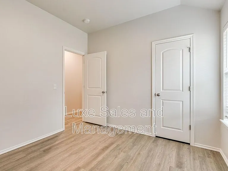 8012 NW 105th Ter — Photo 20