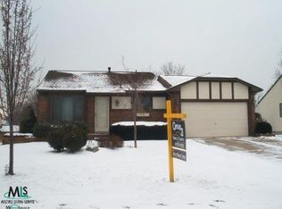 1666 Dancer Dr, Rochester, MI 48307