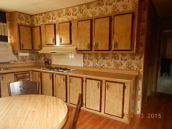 3rd image of 3648 Fort McHenry Dr