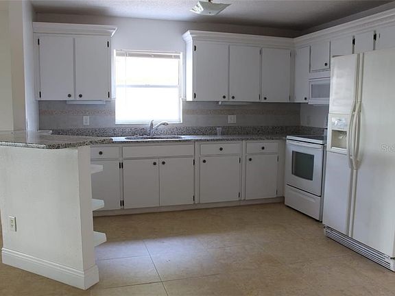 5th image of 8809 Greenwood Ave