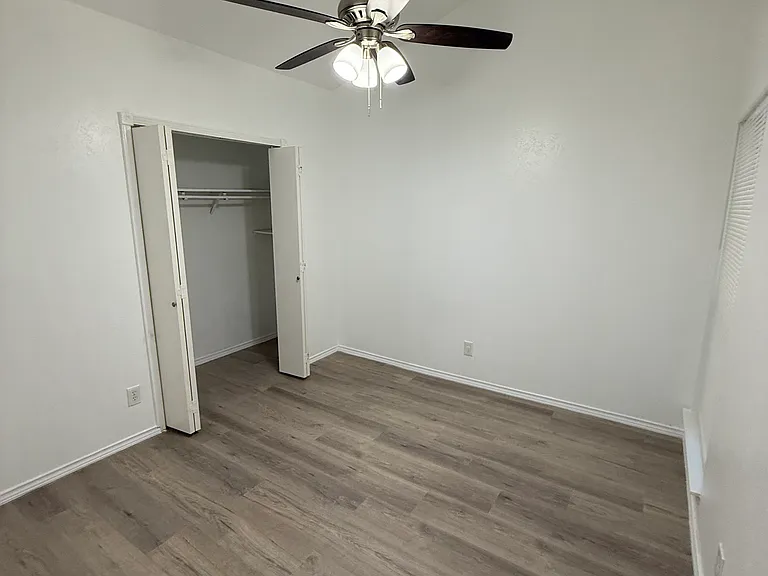 125 London Ln — Photo 21