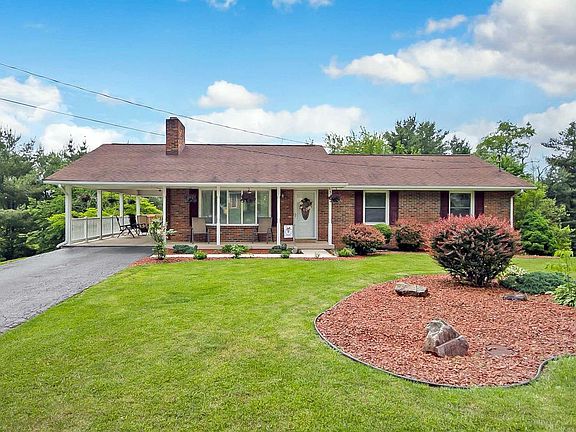 2nd image of 550 Chinquapin Trl