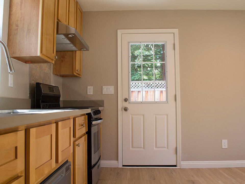 1st image of 195 Spruce Ave #B
