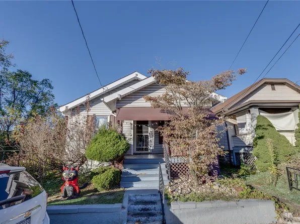 578 7th St, Pitcairn, PA 15140