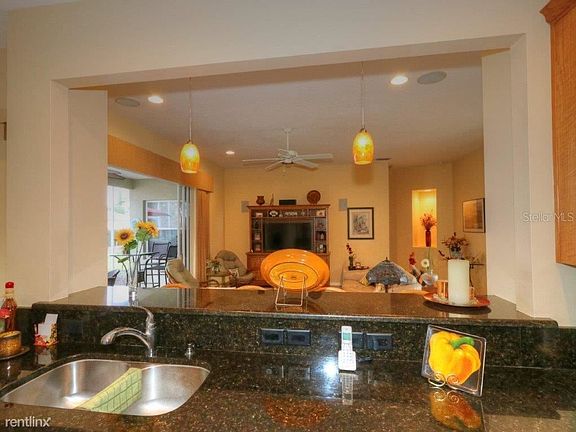 5th image of 20504 Queen Alexandra Dr