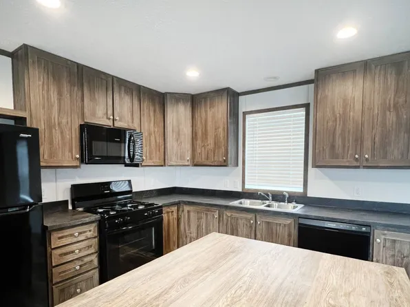 2500 Farm Bureau Rd Lot 193, Manhattan, KS 66502