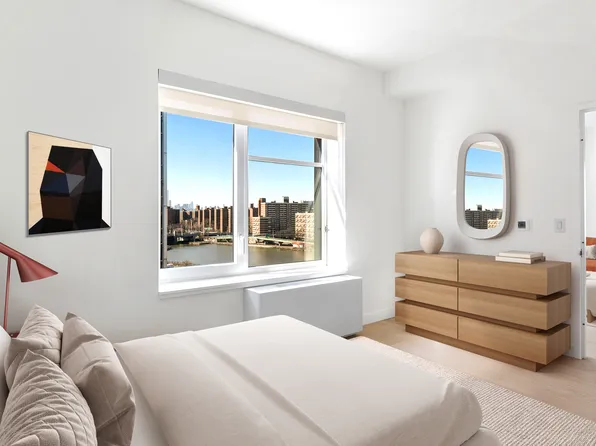 445 Gerard Avenue image 2 of 19