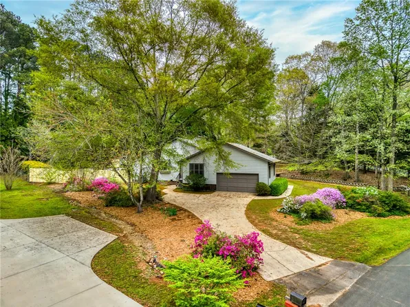 107 Creekview Dr, Clemson, SC 29631