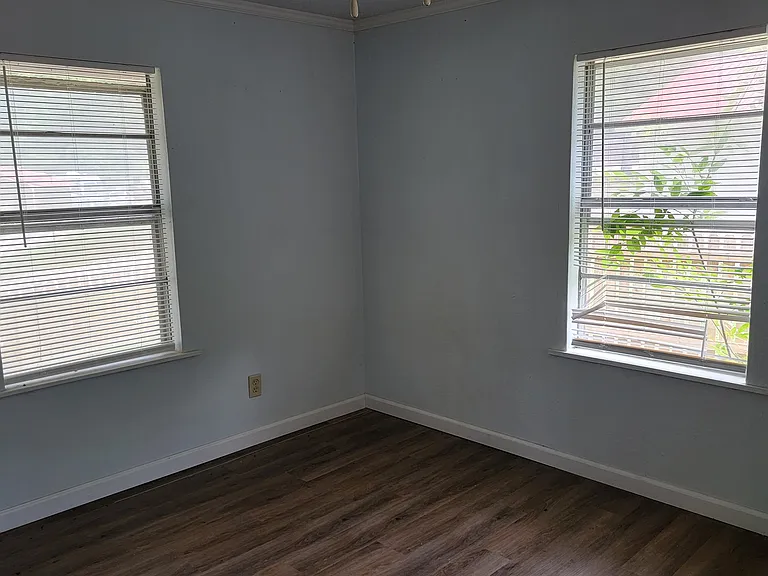 1024 Park Ave — Photo 6