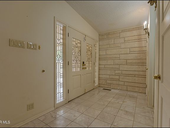 5th image of 724 Twin Hills Dr