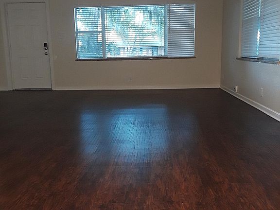 2nd image of 460 Riverview Ave