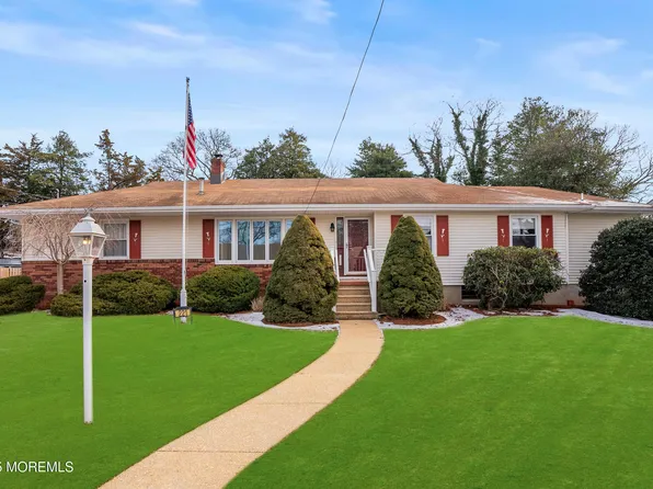 221 Belmar Ave, Oakhurst, NJ 07755