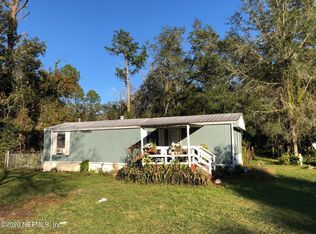 110 Seminole Ave, Interlachen, FL 32148