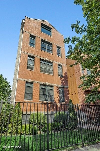1st image of 1102 N Marshfield Ave #3E
