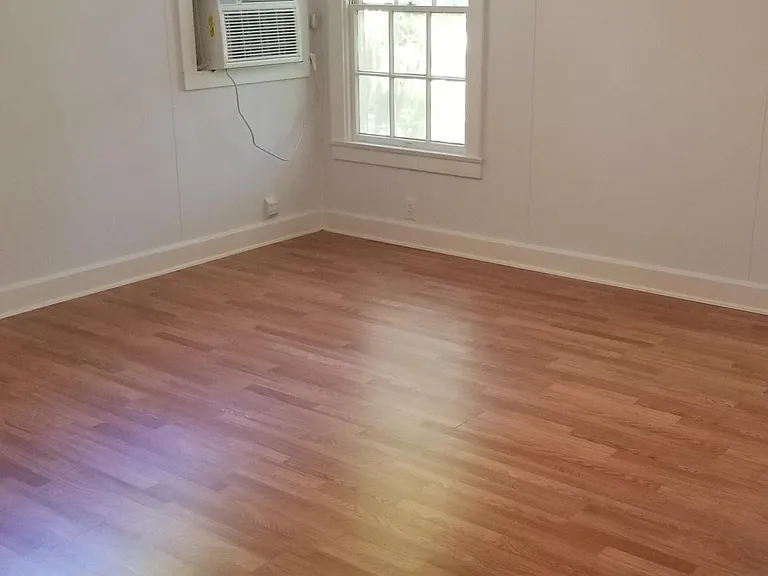 1403 Burns Blvd — Photo 3
