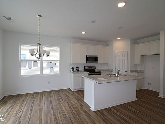 5th image of 1824 James Pierce Dr