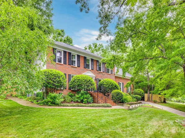 1023 Evian Ln, Matthews, NC 28105