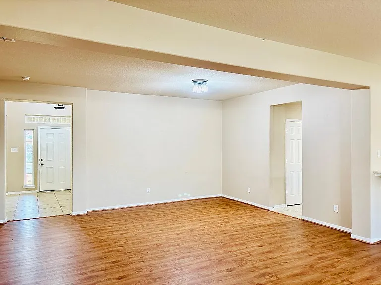9947 Valance Way — Photo 13