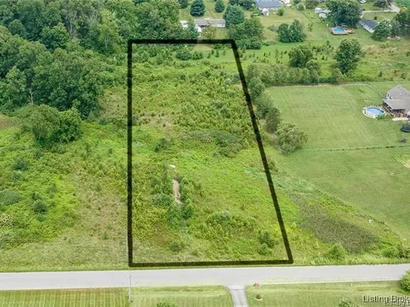 92 W Stoneybrook Road, Austin, IN 47102