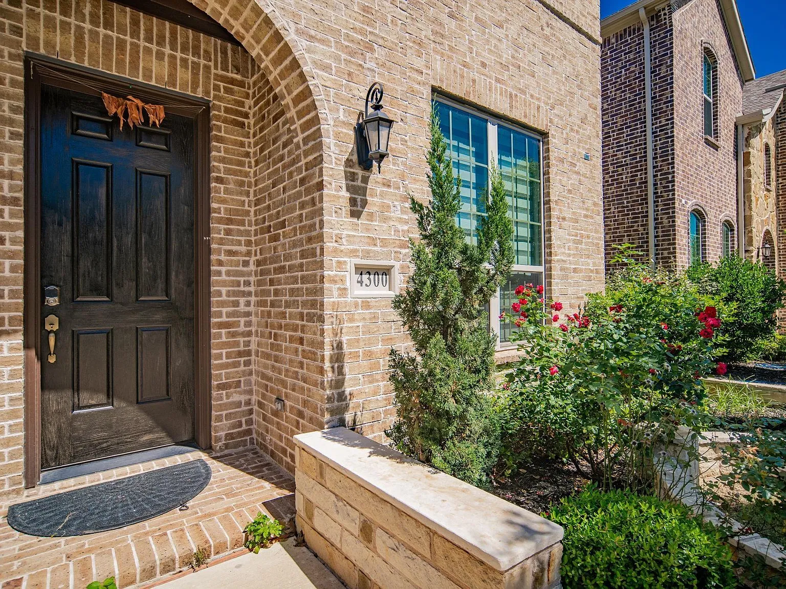 4 bed, 3.5 bath, 2757 sqft, $3,200 — Photo 3