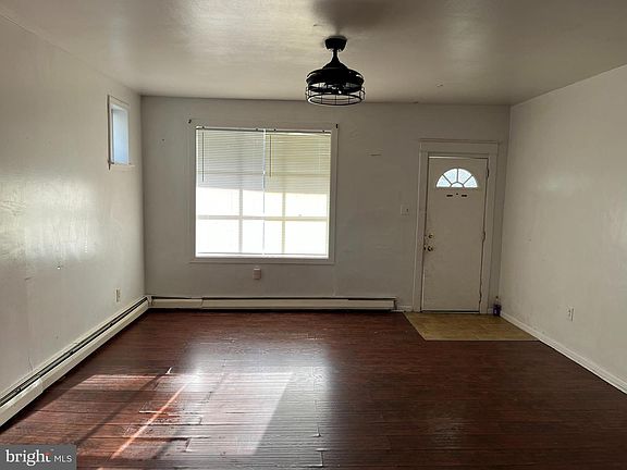 5th image of 4212 Meridian St