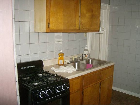 Kitchen 226 12th Av NE