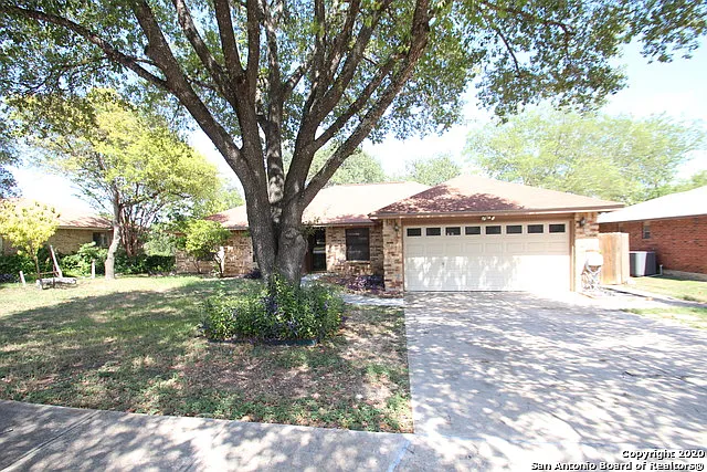 3 bed, 2.0 bath, 1695 sqft, $1,700 — Photo 1