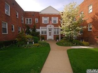70 S Park Ave APT 205, Rockville Centre, NY